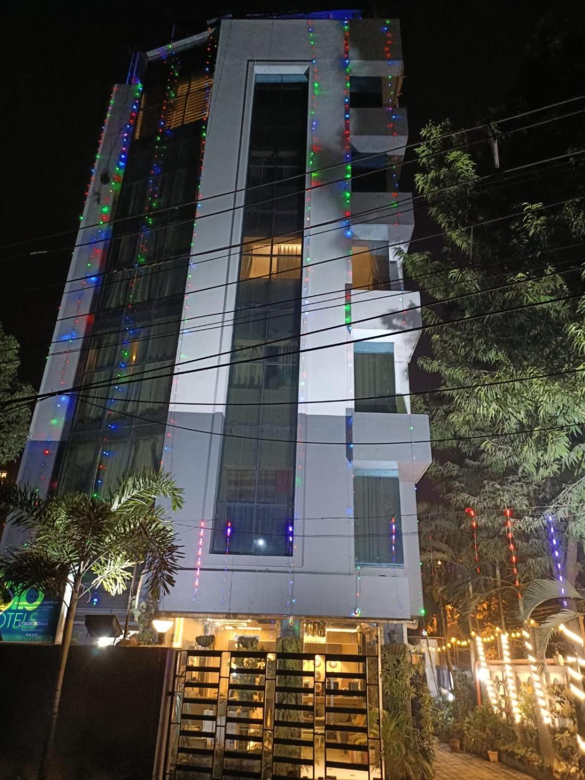 Hotel Mayfair Tower コルカタ エクステリア 写真