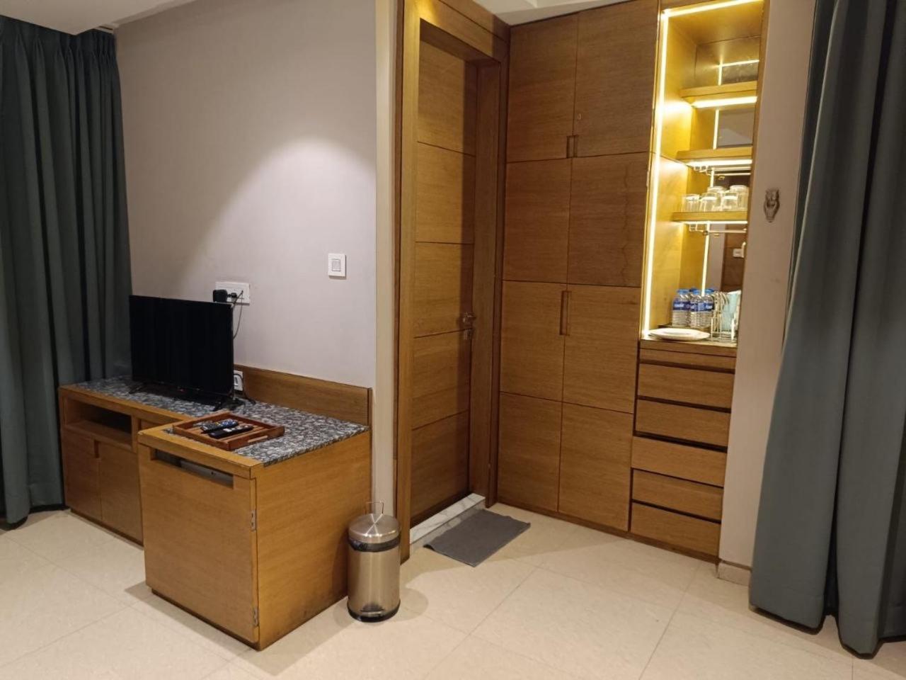 Hotel Mayfair Tower コルカタ エクステリア 写真