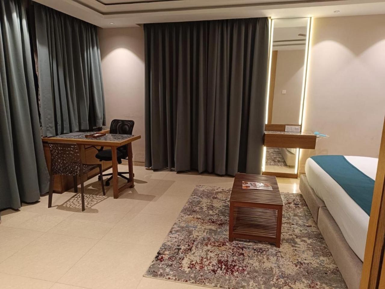 Hotel Mayfair Tower コルカタ エクステリア 写真